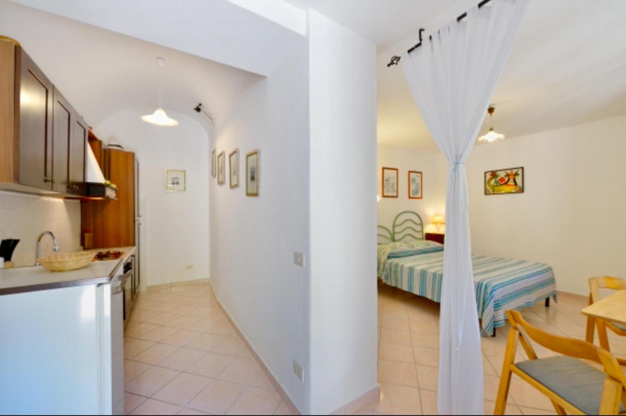 Villa Vincenzo Di Meglio Barano dʼIschia Стая снимка