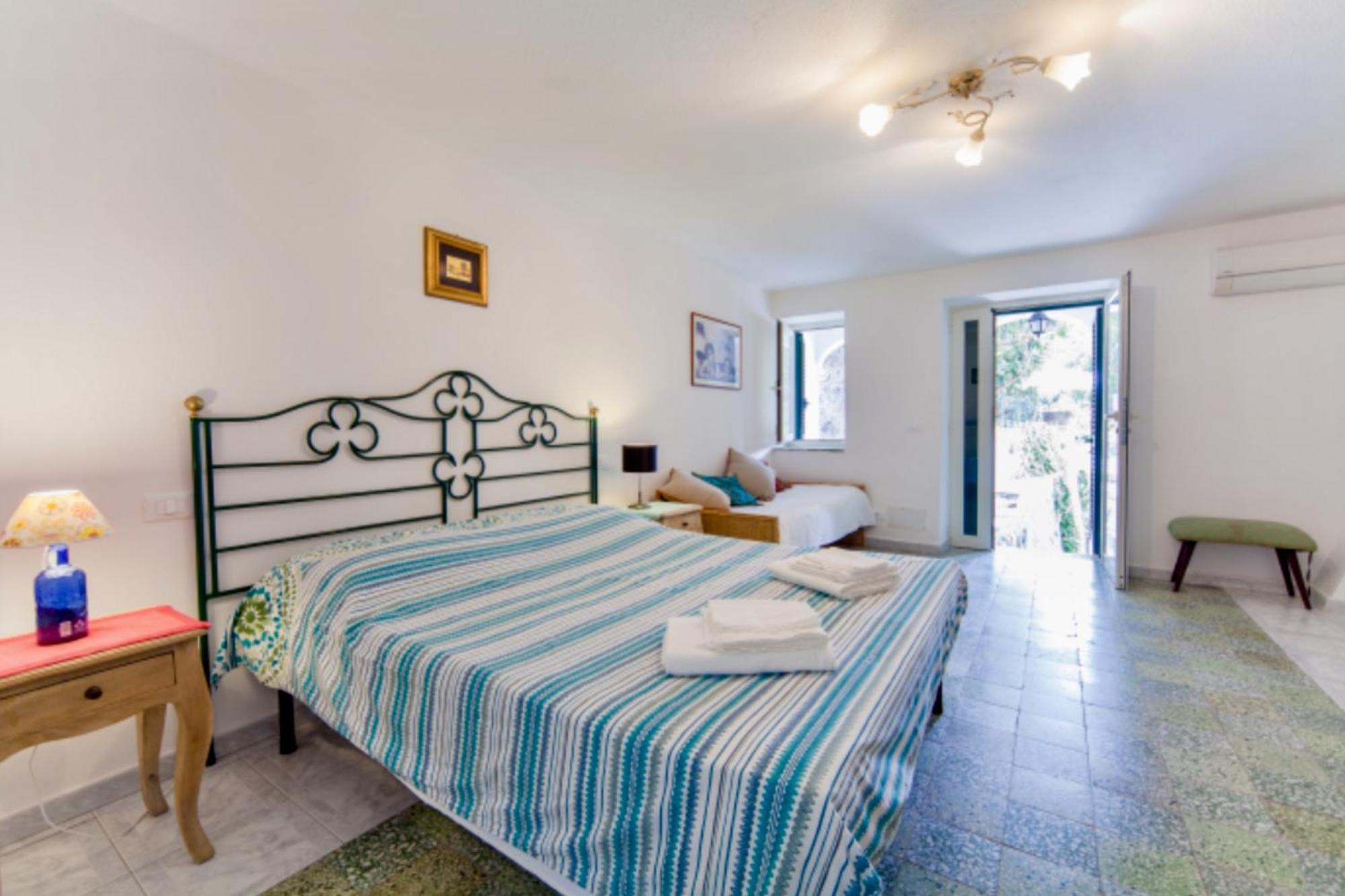 Villa Vincenzo Di Meglio Barano dʼIschia Стая снимка